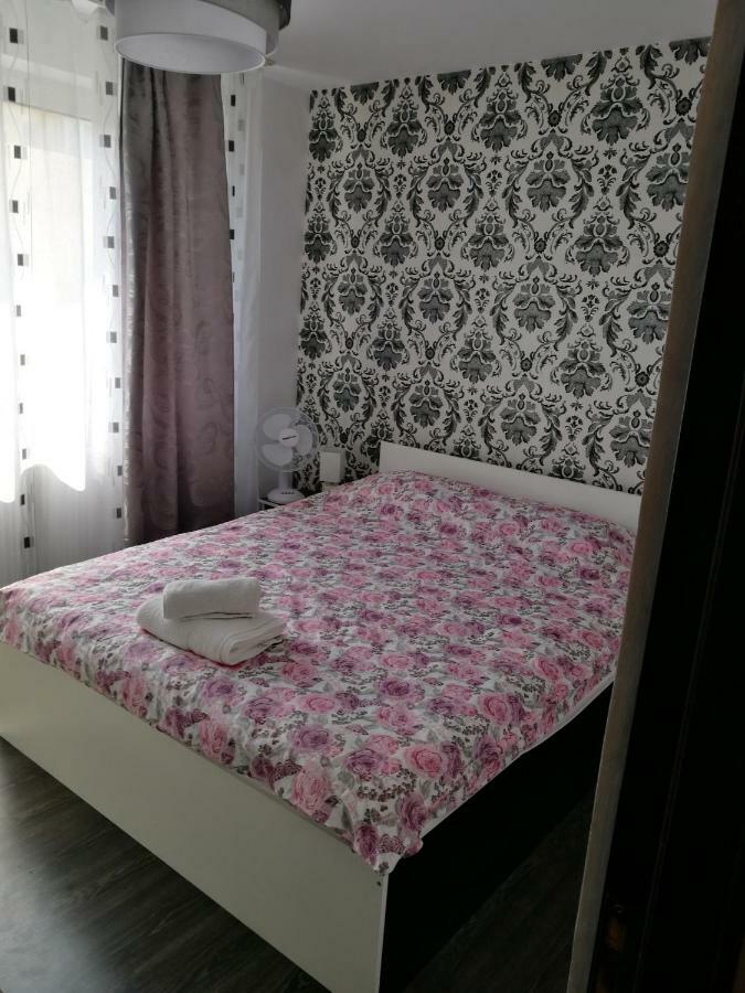 White Black Rooms Hunedoara Exterior foto