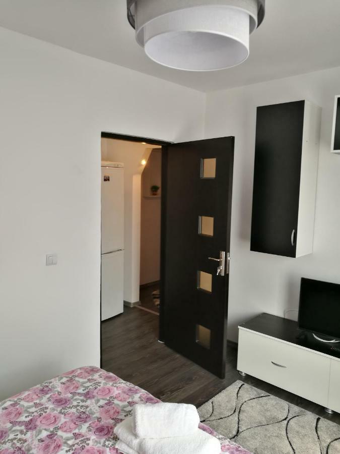 White Black Rooms Hunedoara Exterior foto